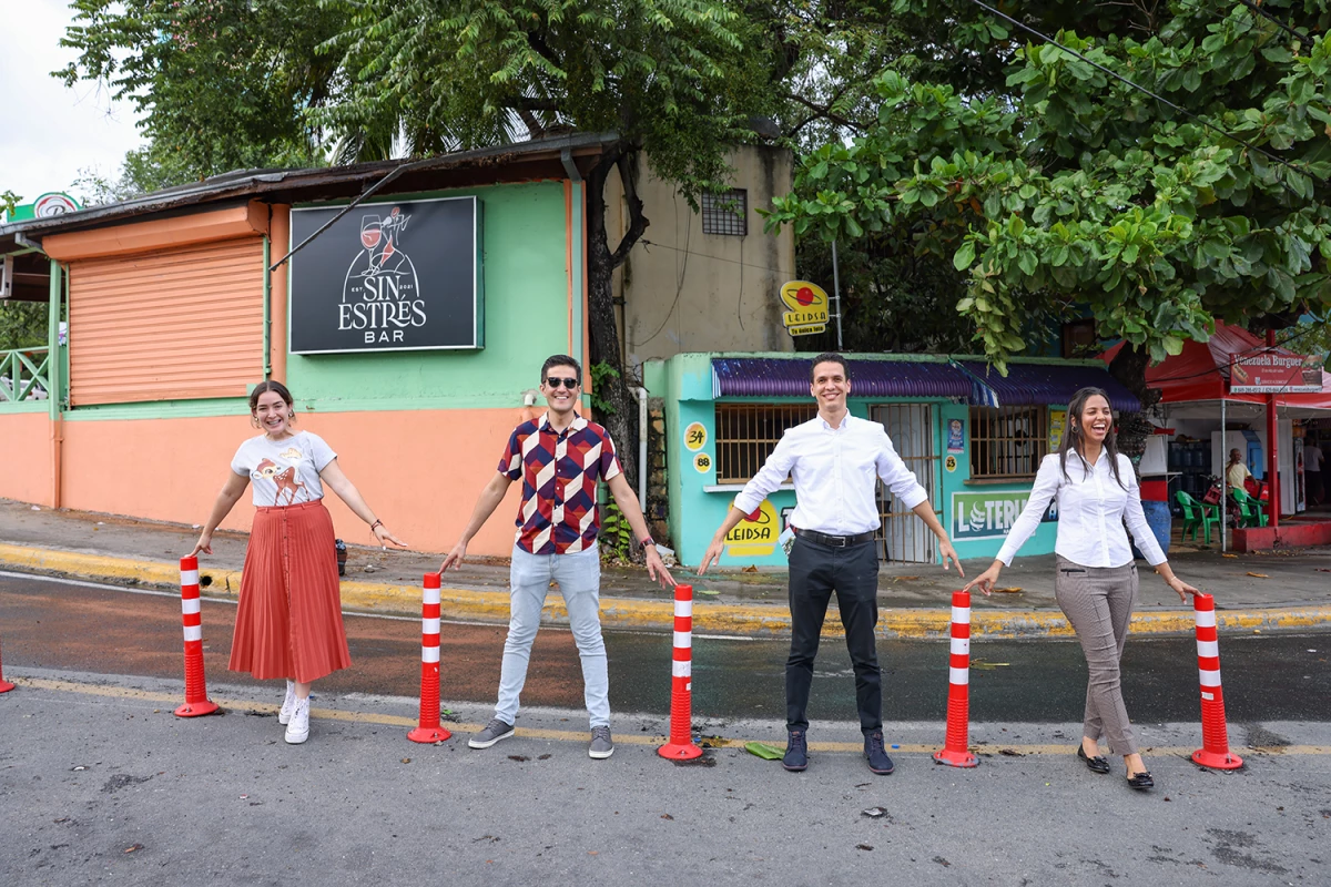 On the last day of the Policy Accelerator meeting, the local Santo Domingo team invited participants to visit an intersection transformed through a Partnership-supported speed-management intervention.